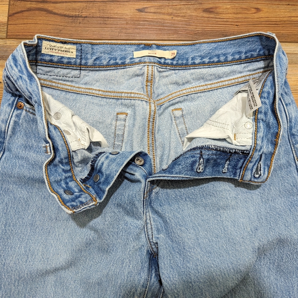 Levi's Wedgie Straight Med/Light Wash Cropped Jeans Size 29 - Picture 4 of 13